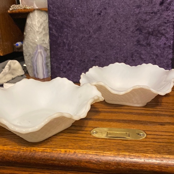 Hazel Atlas Diamond Ruffled Rim mill glass candy bowl vintage - Picture 2 of 5